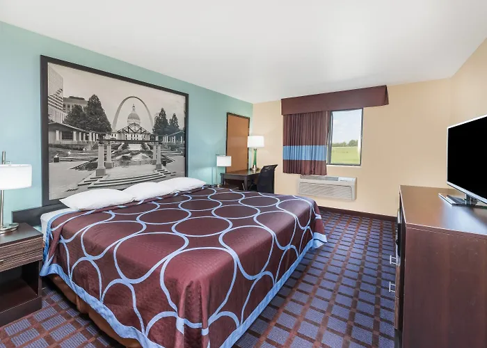 Super 8 By Wyndham Hotel 2*